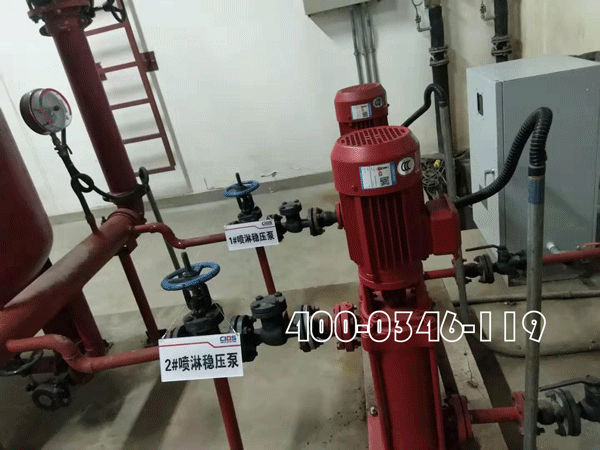 住宅區(qū)發(fā)生火災(zāi)消防救火造成第三方財(cái)產(chǎn)損失誰(shuí)承擔(dān)責(zé)任？